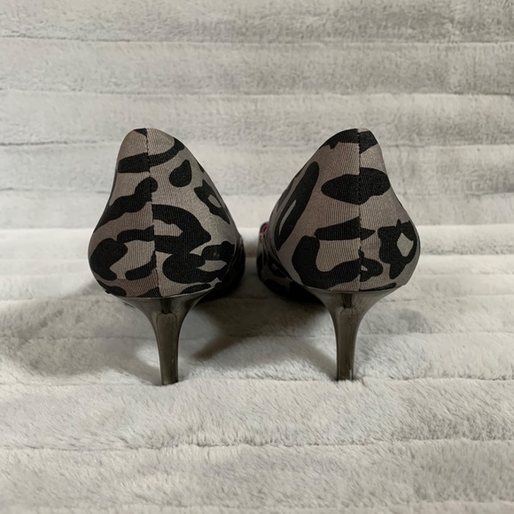Guess Animal print pumps, size 8 - Picture 3 of 7